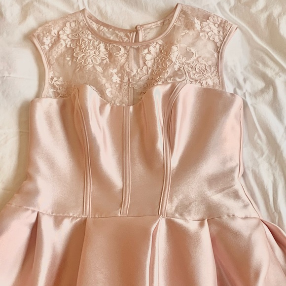 Vera Wang Lace Illusion Neckline Dress - Picture 3 of 7